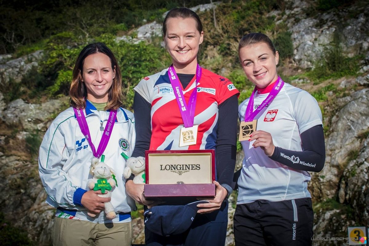Zawodniczki z medalami na podium
